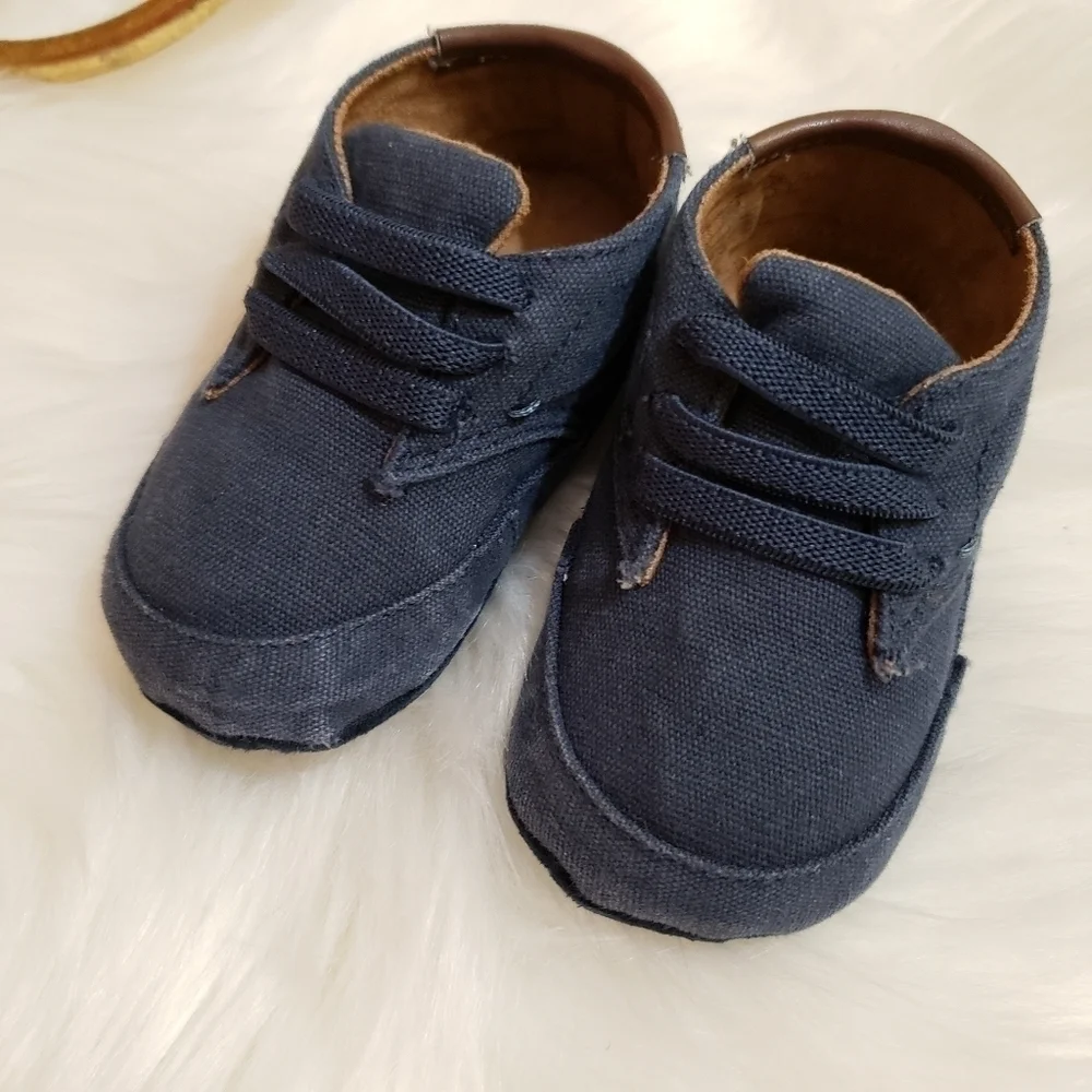 Kenneth Cole Blue Baby Real Deal shoes Size 2 ( 3- 6 Months )